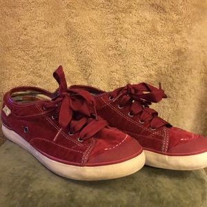 Simple Eco Sneaks Red Velvet Size 9.5